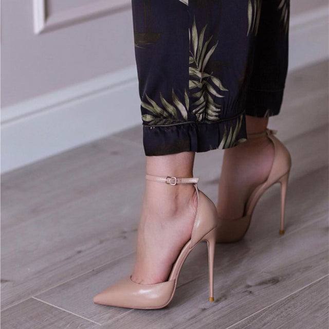 Avril tacones de aguja